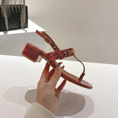 Christian Louboutin red-soled women's thong low-heeled sandals - Image 6