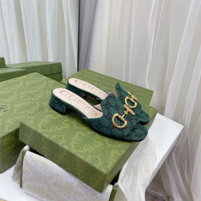 Gucci horsebit shallow design with square toe and three-dimensional square heel slippers - Image 5
