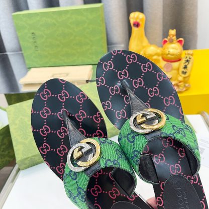 Gucci women's flat slippers - Image 6