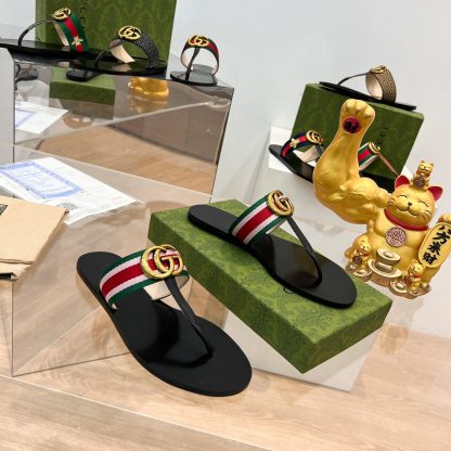 Gucci women's flat slippers - Image 7