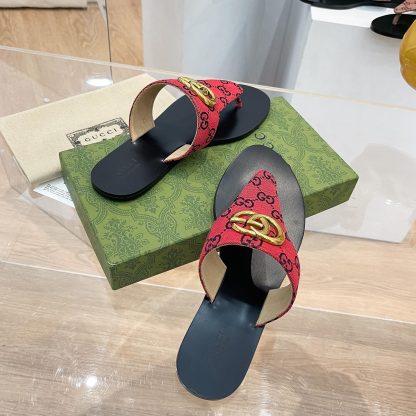 Gucci women's flat slippers - Image 7