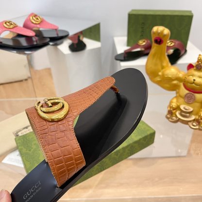 Gucci women's flat slippers - Image 7