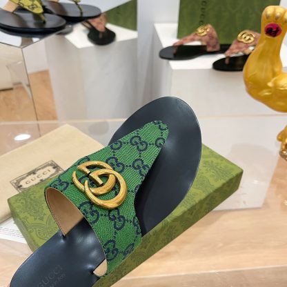 Gucci women's flat slippers - Image 7