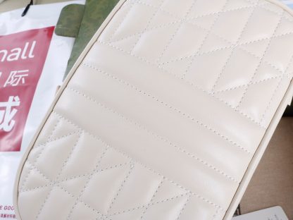 Gucci Shiny Retro Silver Shoulder Bag - Image 6