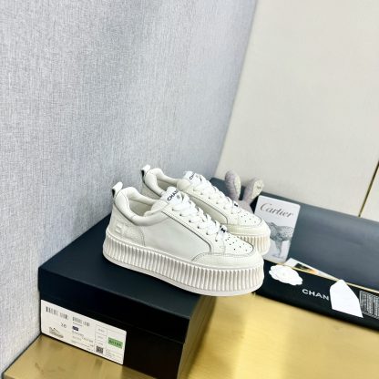 Chanel classic white breathable versatile casual sneakers - Image 6