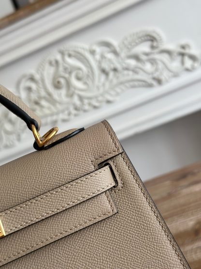 Hermes trench coat grey gold buckle crossbody bag Kelly25 size 25cm - Image 6