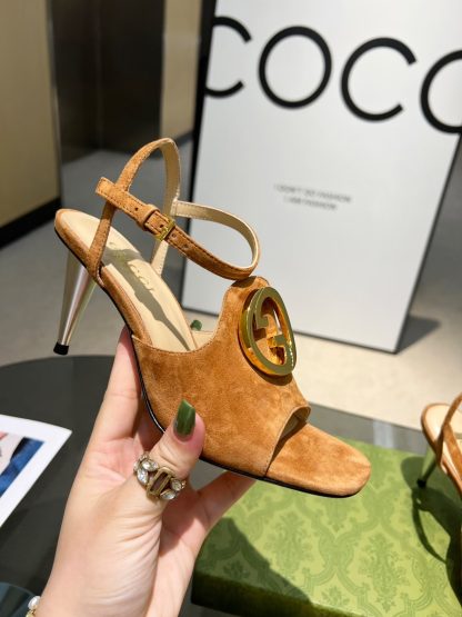 Gucci's classic high-heeled slippers are a must-have for summer - Image 7