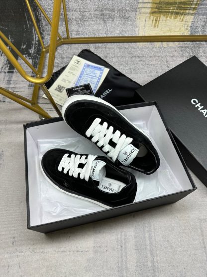 Chanel's latest black couple sports casual shoes - Image 6