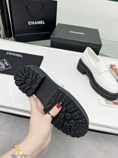 Chanel autumn and winter new white matte versatile leather loafers - Image 6