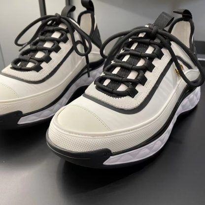 Chanel's latest beautiful white and black slim casual sports shoes - Image 6