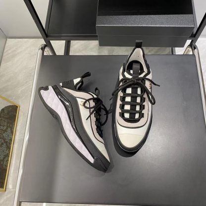 Chanel's latest beautiful black and white slim casual sneakers - Image 6