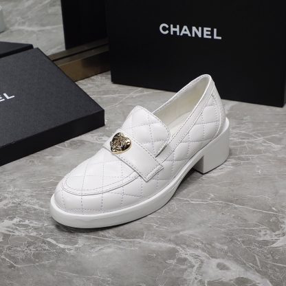Chanel's early spring new love buckle thick heel white loafers, heel height 4.5cm - Image 6