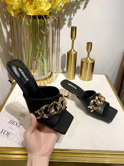 VERSACE SQUARE TOE CHAIN ​​HIGH HEELS - Image 6