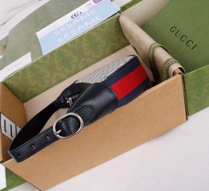 Gucci Novel Trend Crescent Bag - Image 6