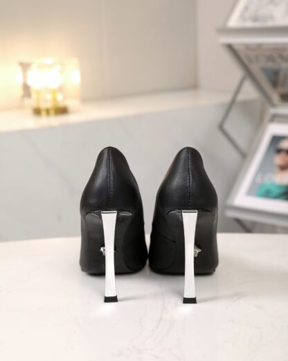 VERSACE new pointed leather high heels - Image 6