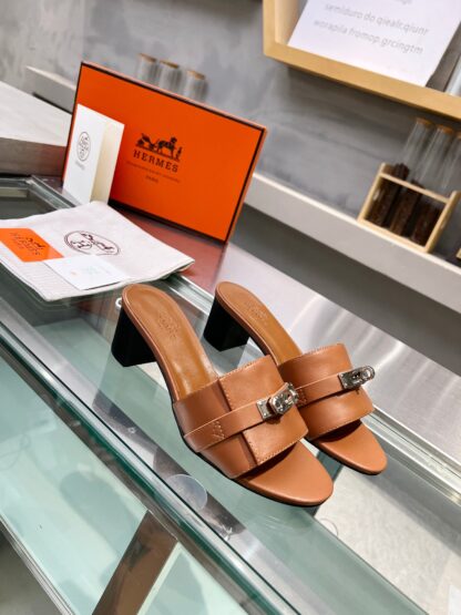 Hermès early spring new pure handmade brown thick heel sandals - Image 6