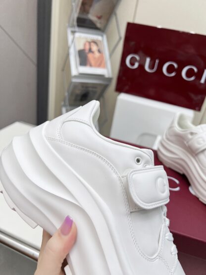 Gucci's latest hit white pine shoes - Image 6