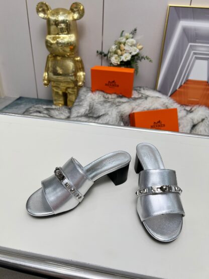 Hermès Spring/Summer new silver block-heeled sandals, heel height 5cm - Image 6