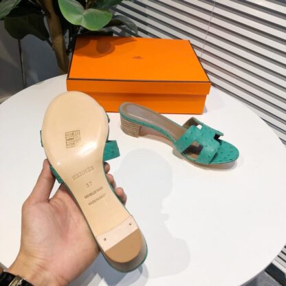 Hermès summer all-match light green thick-heeled sandals - Image 3