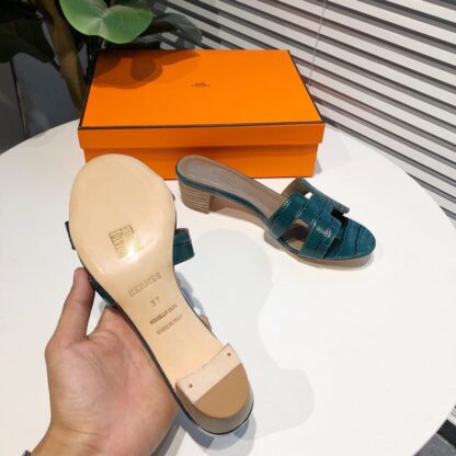 Hermès summer versatile blue-green block-heeled sandals - Image 3