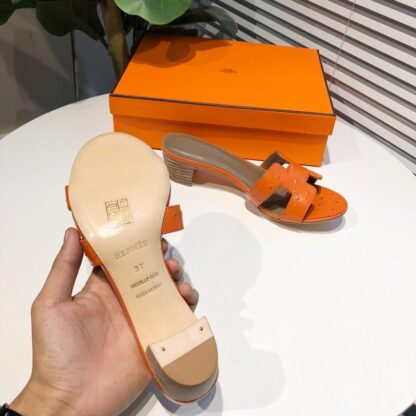 Hermès summer versatile orange thick-heeled sandals - Image 3