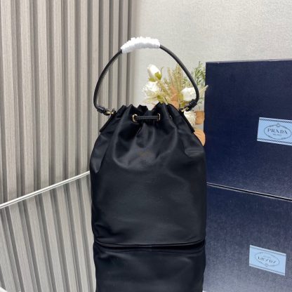 Prada stylish classic bucket bag - Image 6