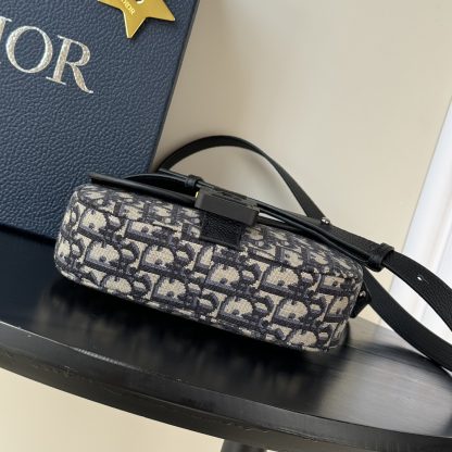 Dior Saddle Messenger Bag - Image 6