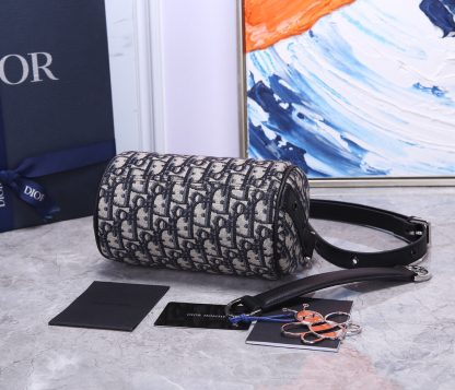 Dior pre-fall early spring series saddle bag - Image 6