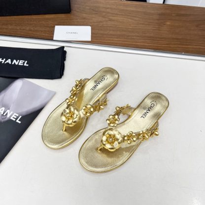 Chanel Spring/Summer Gold Delicate Shoes and Customized Flower Flip Flops Heel Height 1.5cm - Image 6