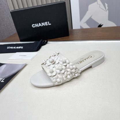 Chanel Spring/Summer White Delicate Shoes and Custom Flower Sandals Heel Height 1.5cm - Image 6
