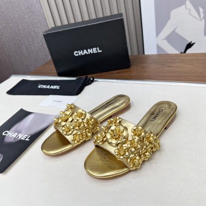 Chanel Spring/Summer Gold Delicate Shoes and Custom Flower Sandals Heel Height 1.5cm - Image 6