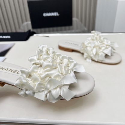 Chanel Spring/Summer Dance Shoes Collection Off-White Slim Retro Custom Flower Slippers Heel Height 1.5cm - Image 6