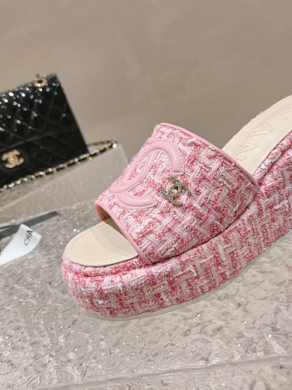 Chanel summer classic pink double c design stylish and comfortable slippers front 3cm back 7cm - Image 6