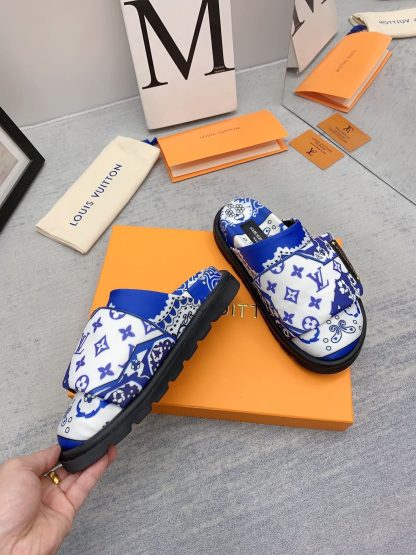 Louis Vuitton Early Spring Couple's Closed-Toe Slippers - Image 6
