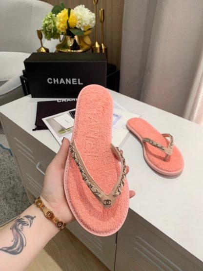 Chanel Spring New Pink Chain Flip-Flops - Image 6