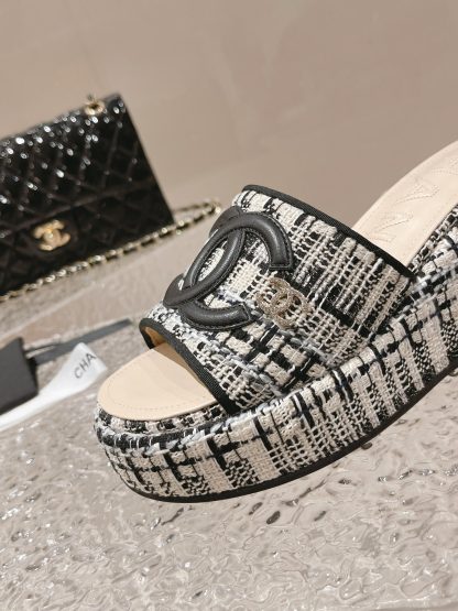 Chanel summer classic black and white double C design stylish and comfortable slippers front 3cm back 7cm - Image 6