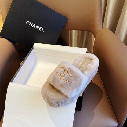 Chanel new apricot pure natural lambswool slippers - Image 6