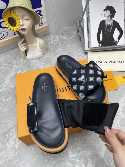 Louis Vuitton's latest hot-selling Velcro series couple's thick-soled slippers - Image 7