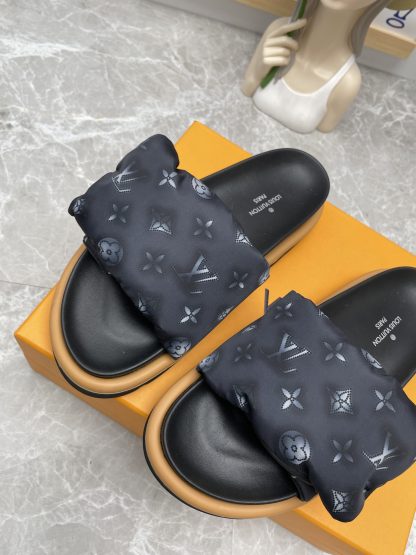 Louis Vuitton's latest hot-selling Velcro series couple's thick-soled slippers - Image 6