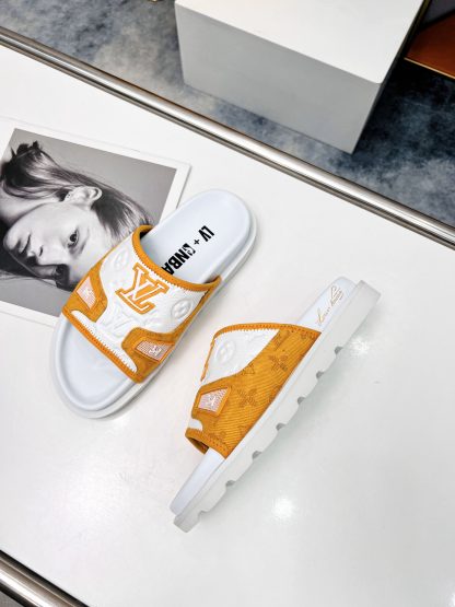 Louis Vuitton luxury men and women couple slippers - Image 6
