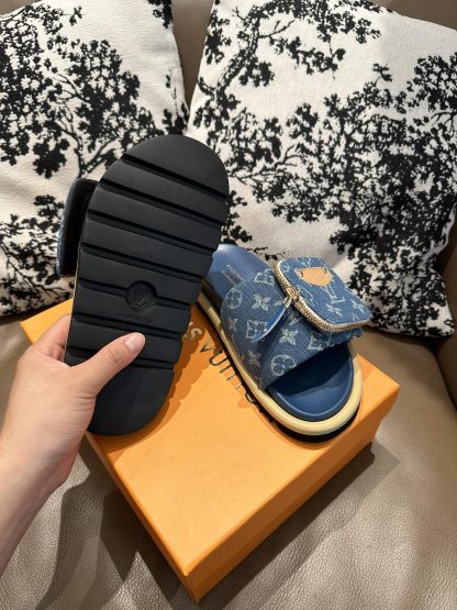 Louis Vuitton Couple's Small Backpack and Four-Color Slippers - Image 6