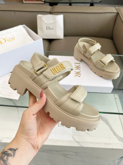 Dior's popular thick-soled mid-heeled sandals - Image 6