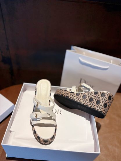 Dior simple and versatile wedge sandals - Image 6
