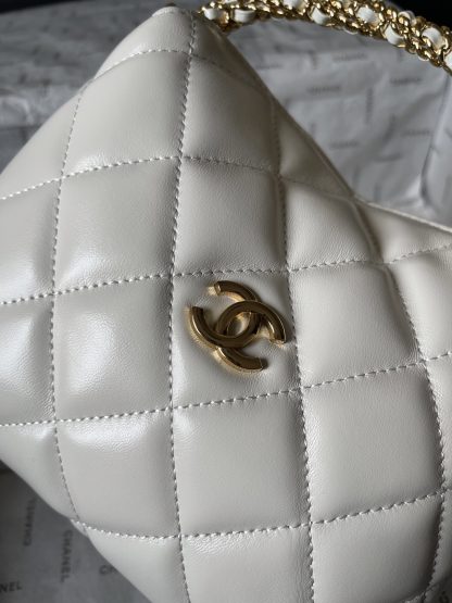 Chanel exquisite and cute lunch box bag Hobo with woven handle - Image 6