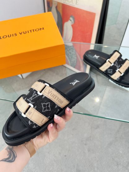 Louis Vuitton high-end men's summer slippers - Image 6