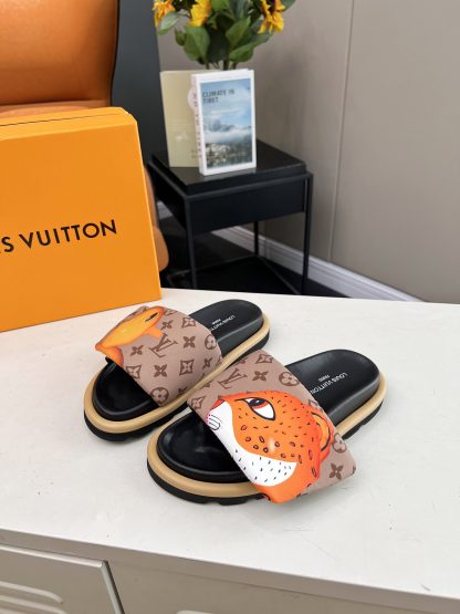 Louis Vuitton embossed logo Ol Llow Comfort slide sandals - Image 6