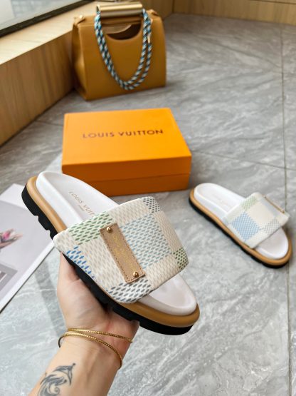 Louis Vuitton Pool Pillow Comfort Flat Sandals - Image 5