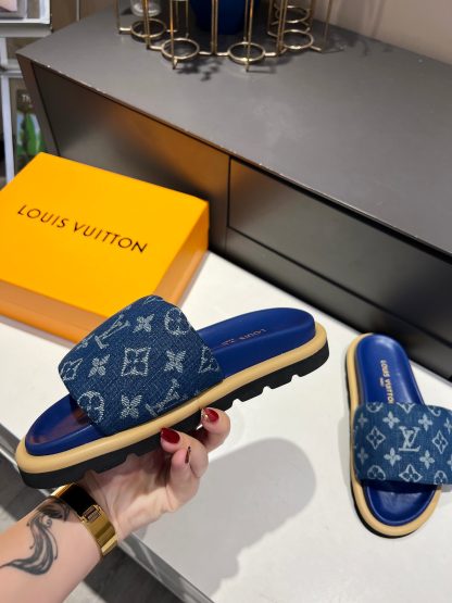 Louis Vuitton's latest fashion casual half slippers - Image 6