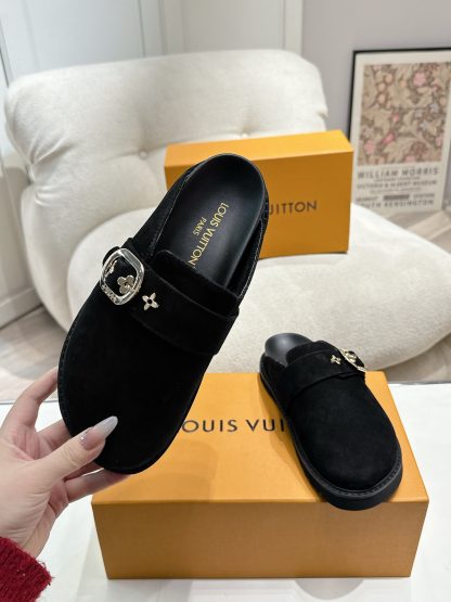 Louis Vuitton winterbreak comfert flat slides - Image 5