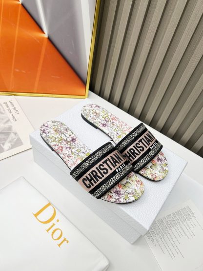 Dior refined embroidered slippers with exquisite soles - Image 7